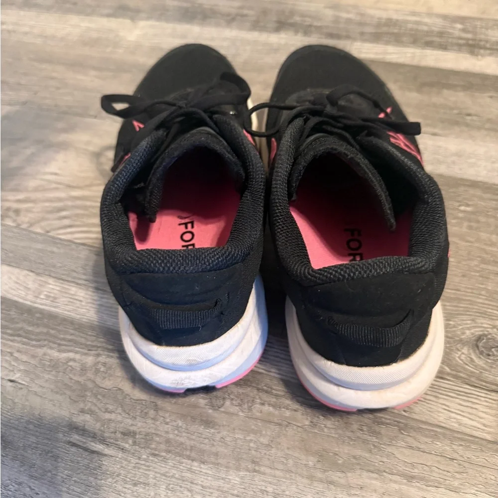 Saucony Women's running Shoes in Black and Pink - Picture 4 of 6